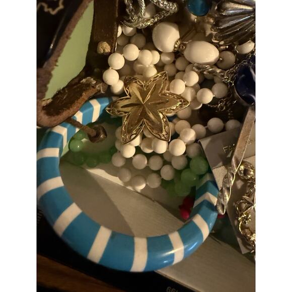 Vintage Southwestern Style Costume Jewelry Lot Silver Tone Wearable 1 Lb 14 Oz - Picture 7 of 10